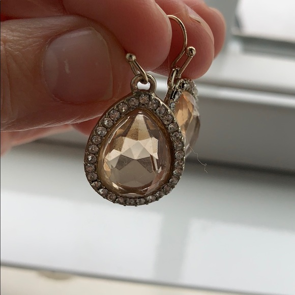 Peachy tone crystal pear shaped drop earrings - Picture 2 of 2